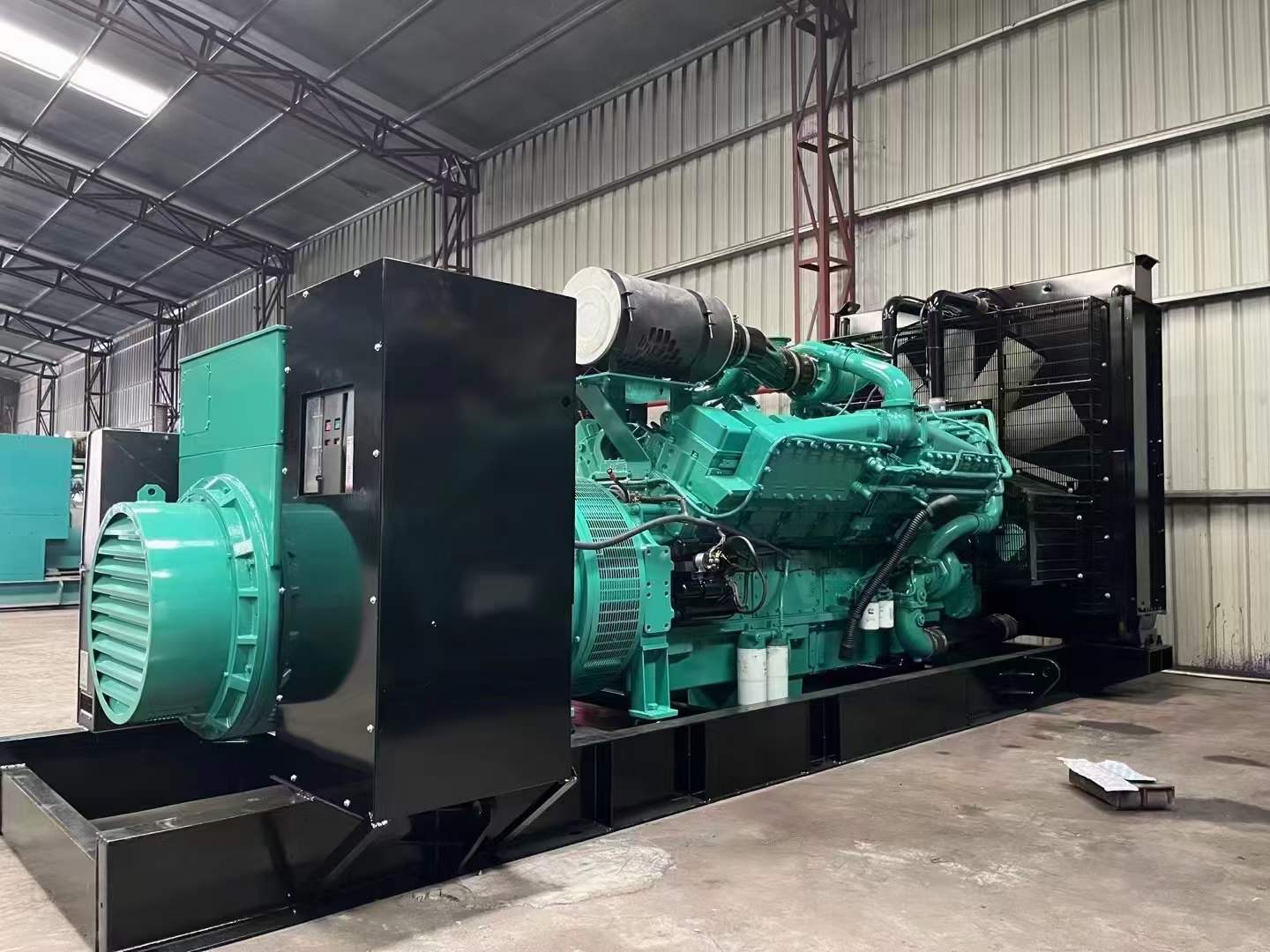 合山如何降低 800kW 柴油发电机输出电流的波动？