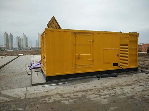 合山合同中关于乙方责任导致工期延误的赔偿标准应该如何制定？